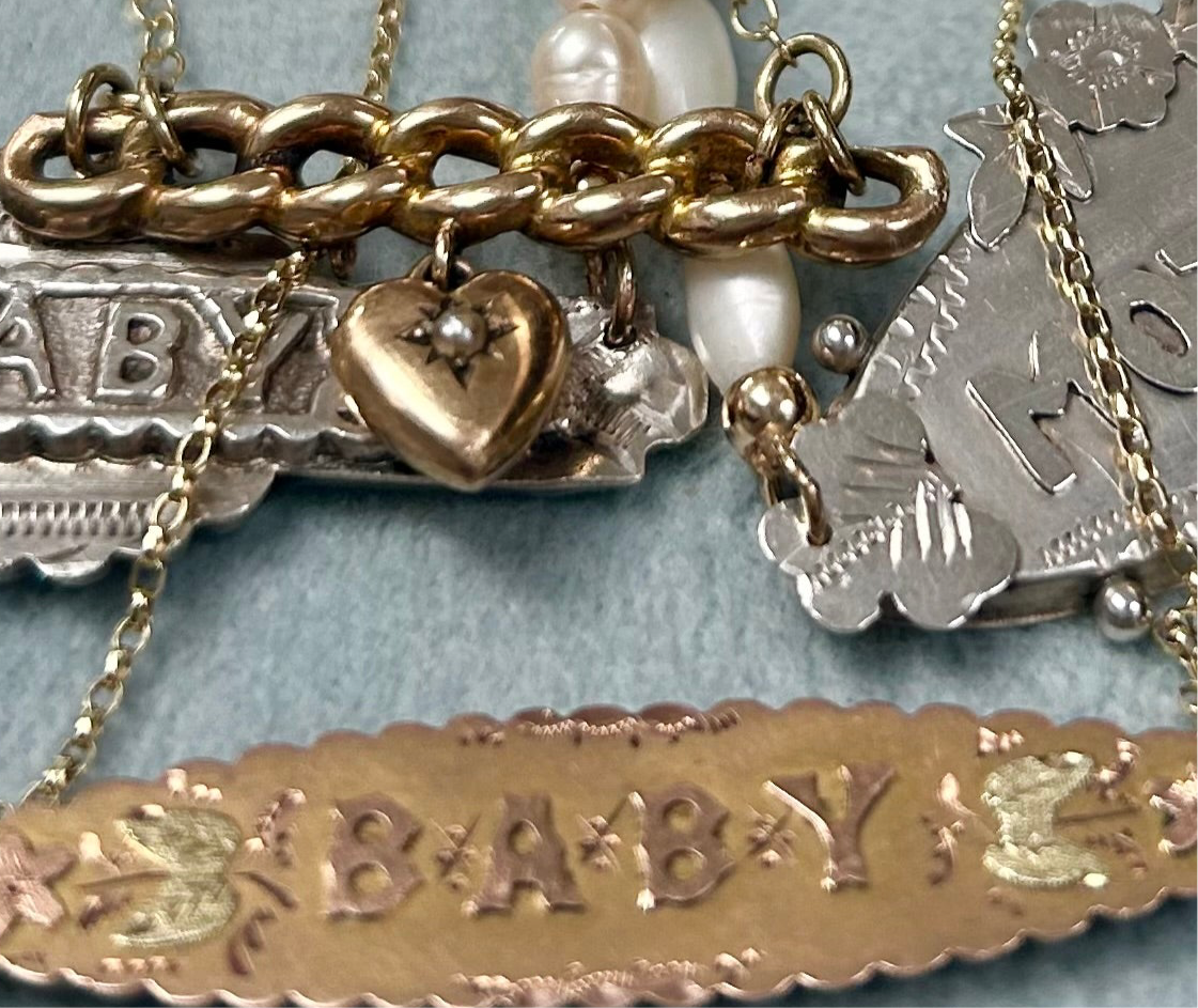 Antique heart pendant necklace