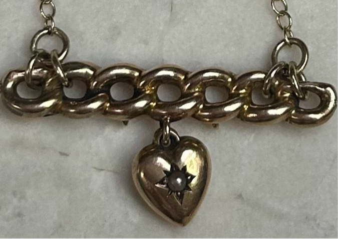 Antique heart pendant necklace