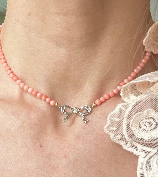 Vintage bow & Coral necklace