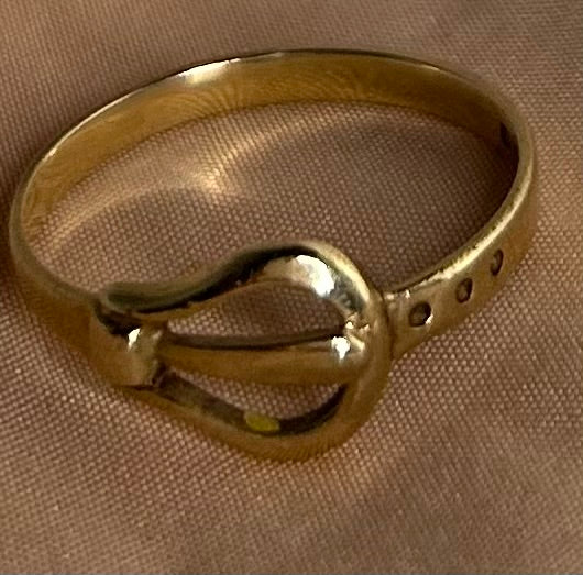 Vintage 9ct Gold Buckle Ring